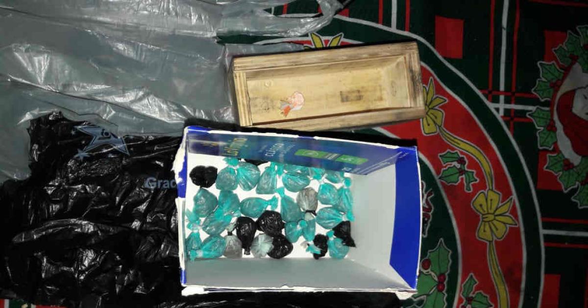 En despliegue policial secuestran cocaiacutena marihuana y dinero