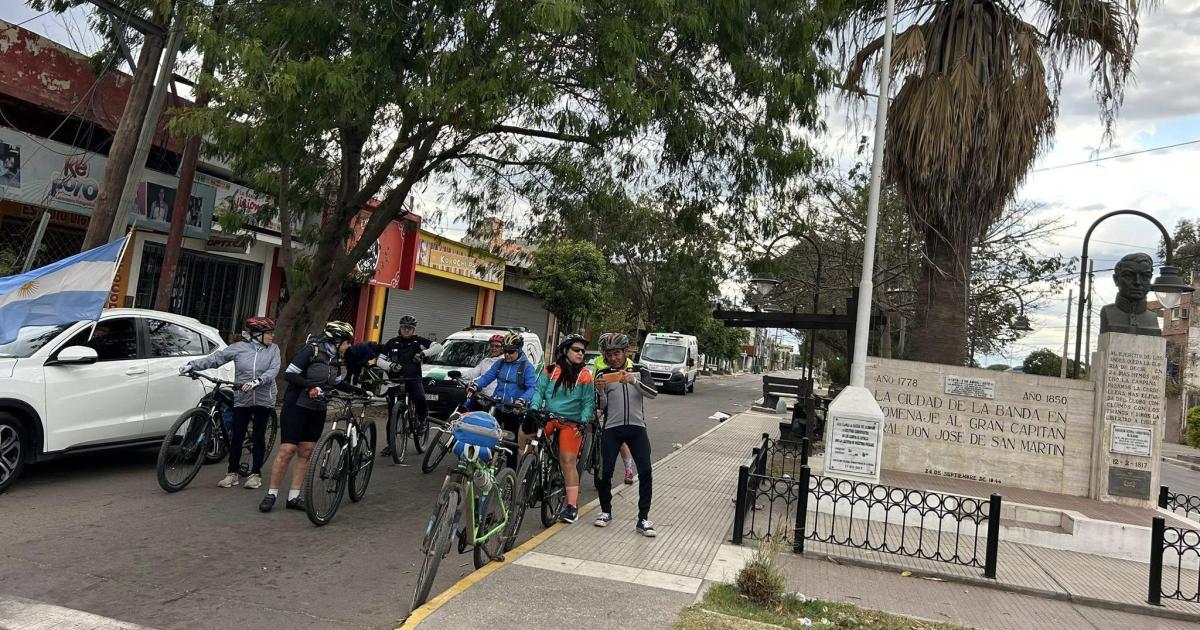 La Cuna de Poetas y Cantores fue el punto de partida de la 2° Cruzada Ciclista Sanmartiniana