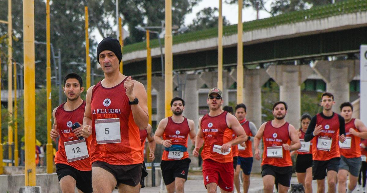 Se corrió La Milla Urbana del Abogado en Santiago del Estero (Fotos Sabrina Llado)