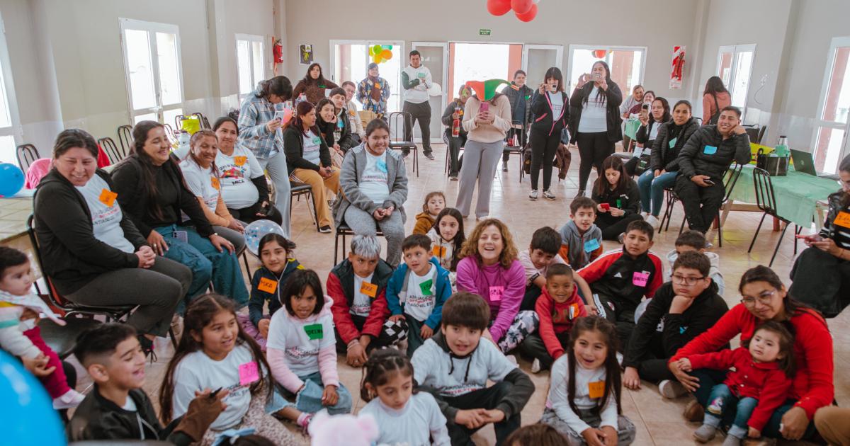 Nintildeos de Simi Sumaq vivieron  un diacutea de plena diversioacuten