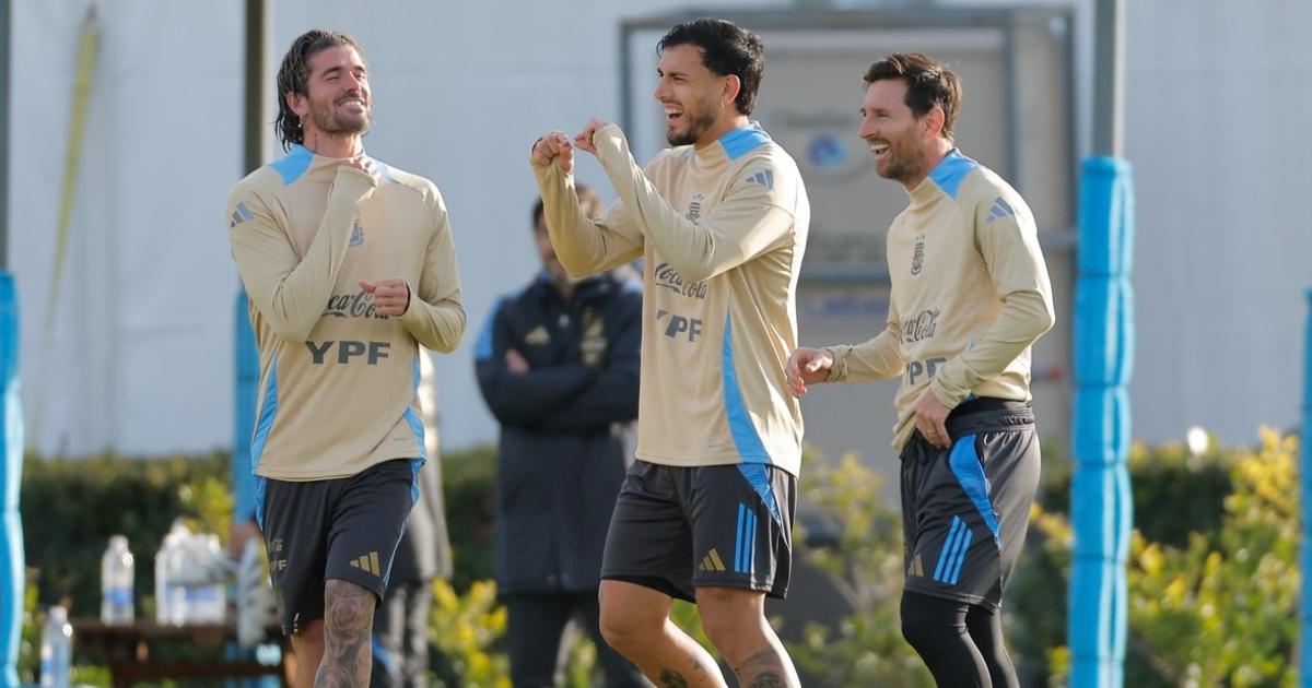 La Seleccioacuten tuvo su primera praacutectica con un grupo reducido