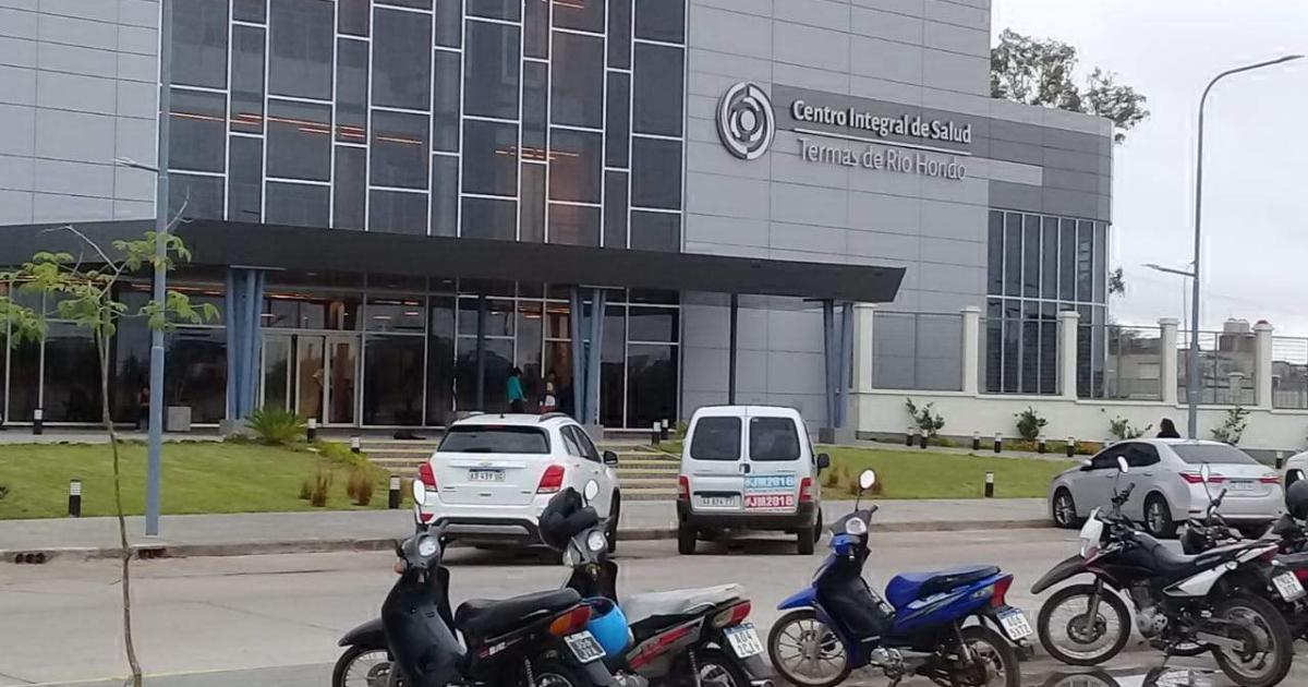 Un funcionario policial sufrioacute lesiones al chocar con un caballo