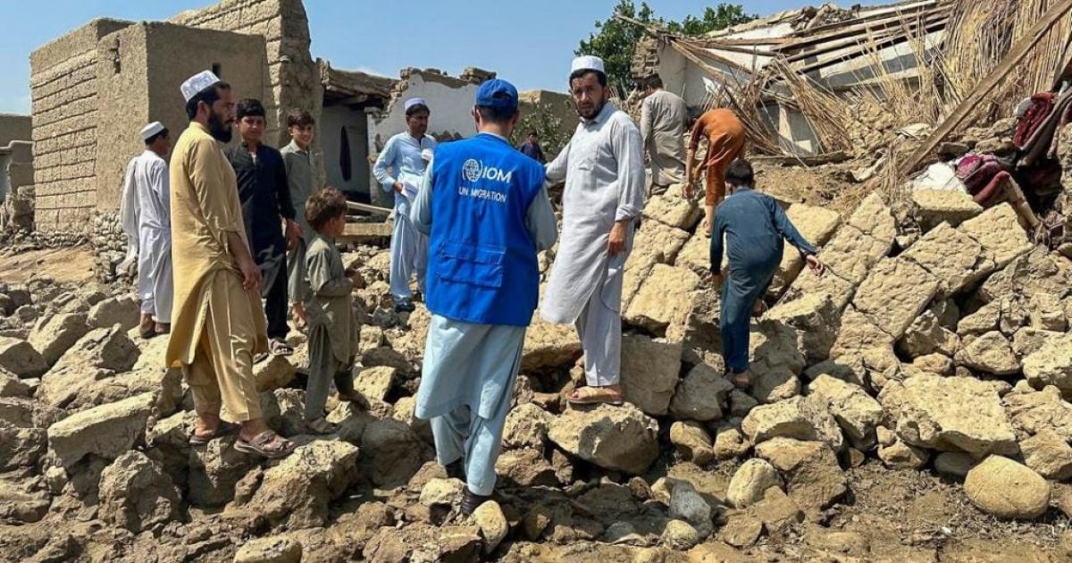 Afganistn- ya son ms de 1100 los muertos por el terremoto