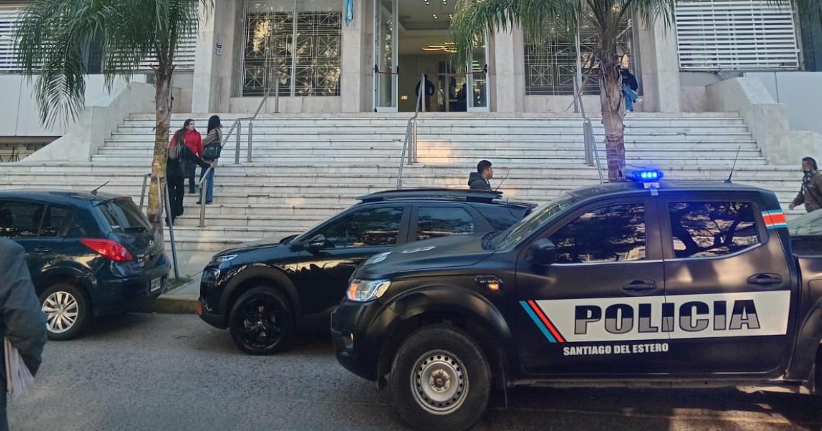 La Justicia pone fin a 6 años de calvario de una maestra jardinera- sobreseída en caso de abuso - Foto- EL LIBERAL