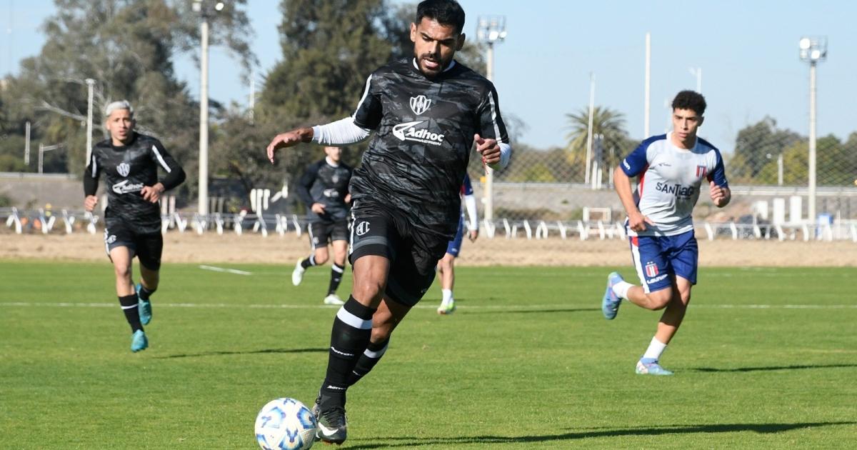 Moyano se recuperoacute y el plantel de Central Coacuterdoba ya estaacute completo