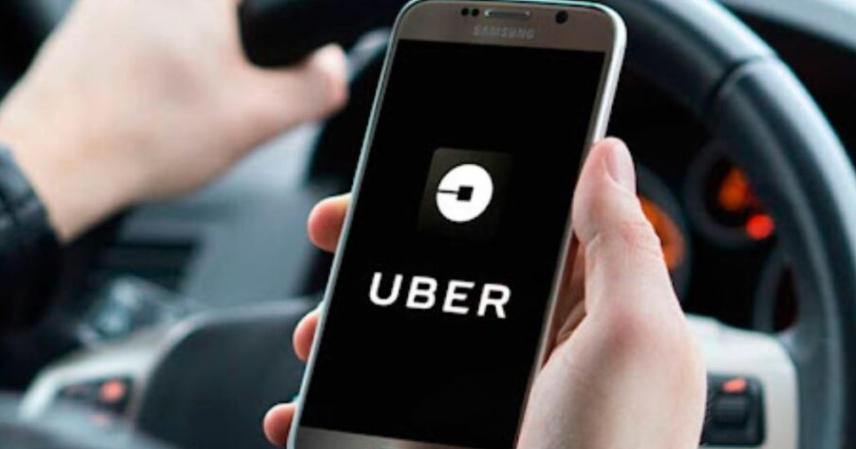 El chofer fue demorado y se procedió al secuestro de su teléfono móvil y de su auto Fiat Uno