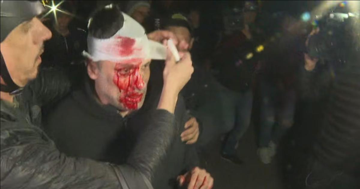 Incidentes en Moreno- un periodista recibió un botellazo antes del acto de Milei (Foto- captura TN)