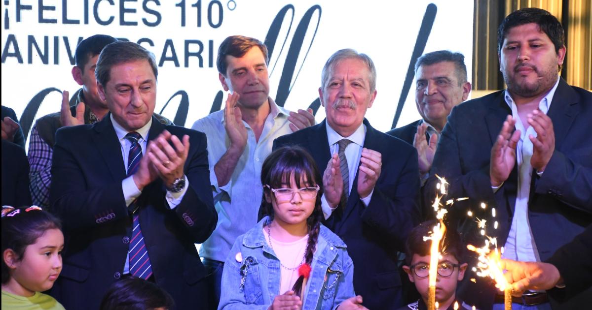 Eliacuteas Suaacuterez Jefe de Gabinete  inauguroacute la repavimentacioacuten  de la ruta El Charco - Gramilla 