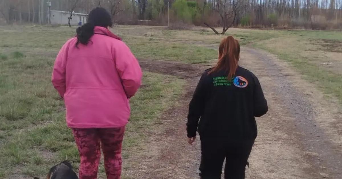 LÍNEA 145 Atención telefónica gratuita disponible las 24 horas durante todo el año