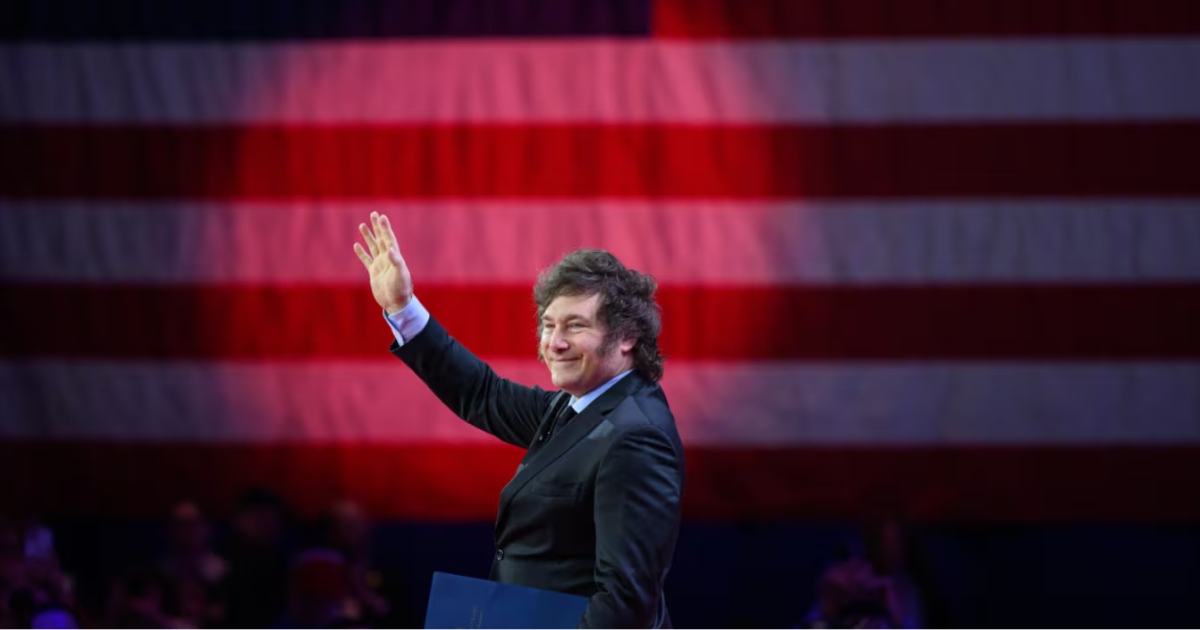 El viaje del Presidente se da en una semana tensa para el Gobierno acusado de presuntas coimas (Foto- AFP)