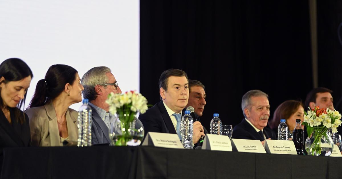 El gobernador participó de la apertura del XVII Congreso Nacional Bioquímico 2025