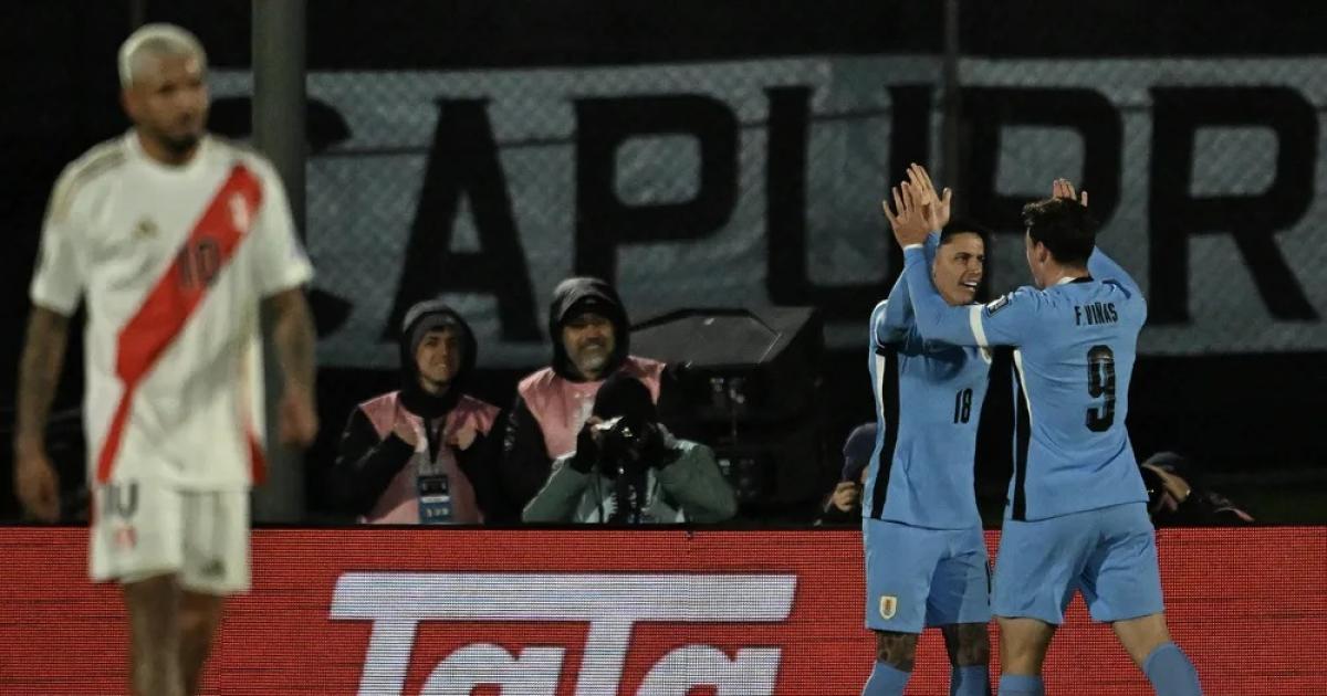 Uruguay goleó a Per se clasificó al Mundial 2026 y dejó fuera a la Bicolor (Foto- Eitan Abramovich  AFP)