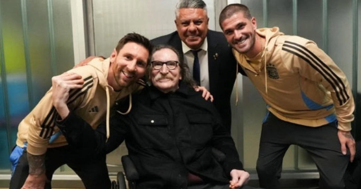 Charly García saludó a Lionel Messi y se fotografió con parte del plantel de la Selección argentina (Foto- redes sociales)