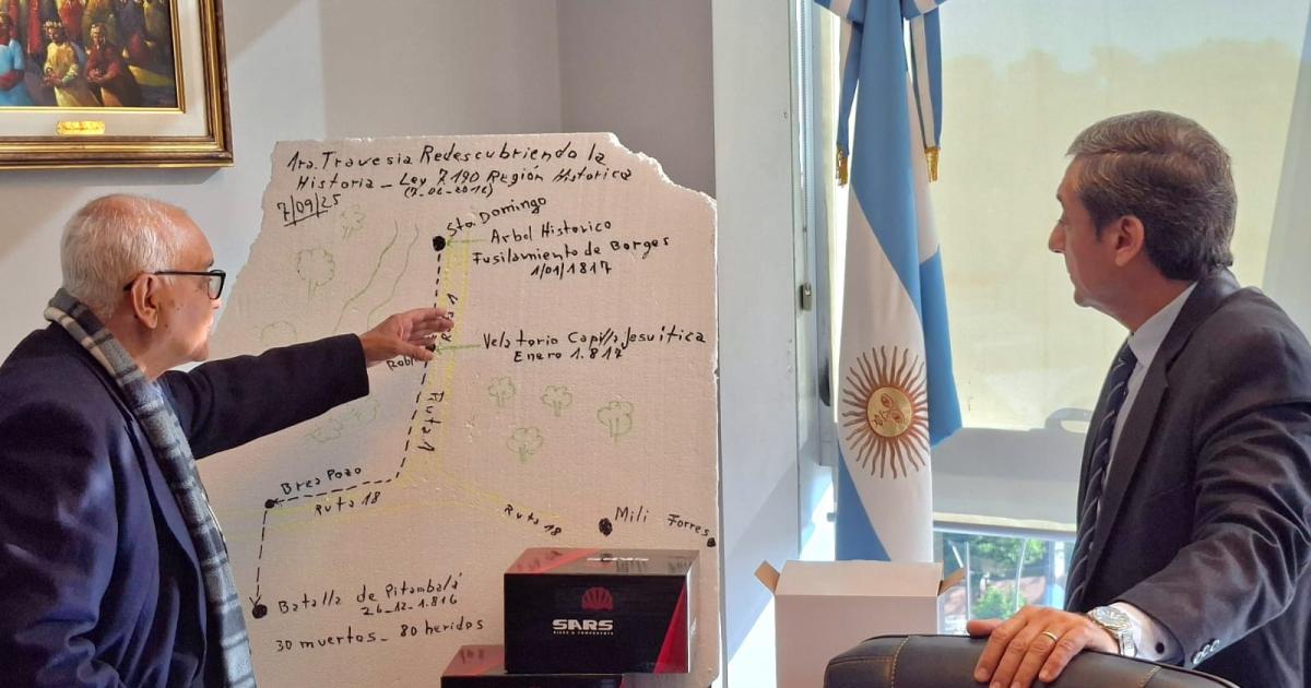 Silva Neder valoroacute y destacoacute la travesiacutea en bicicleta Reviviendo la Historia