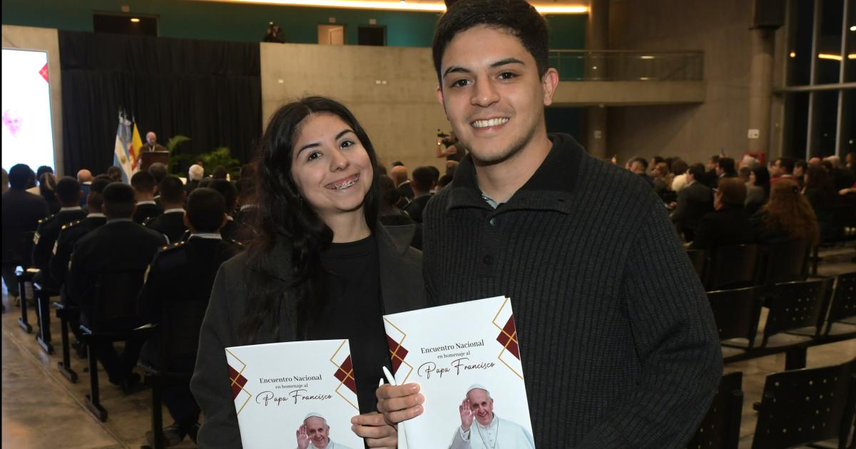 HOMENAJE AL PAPA FRANCISCO