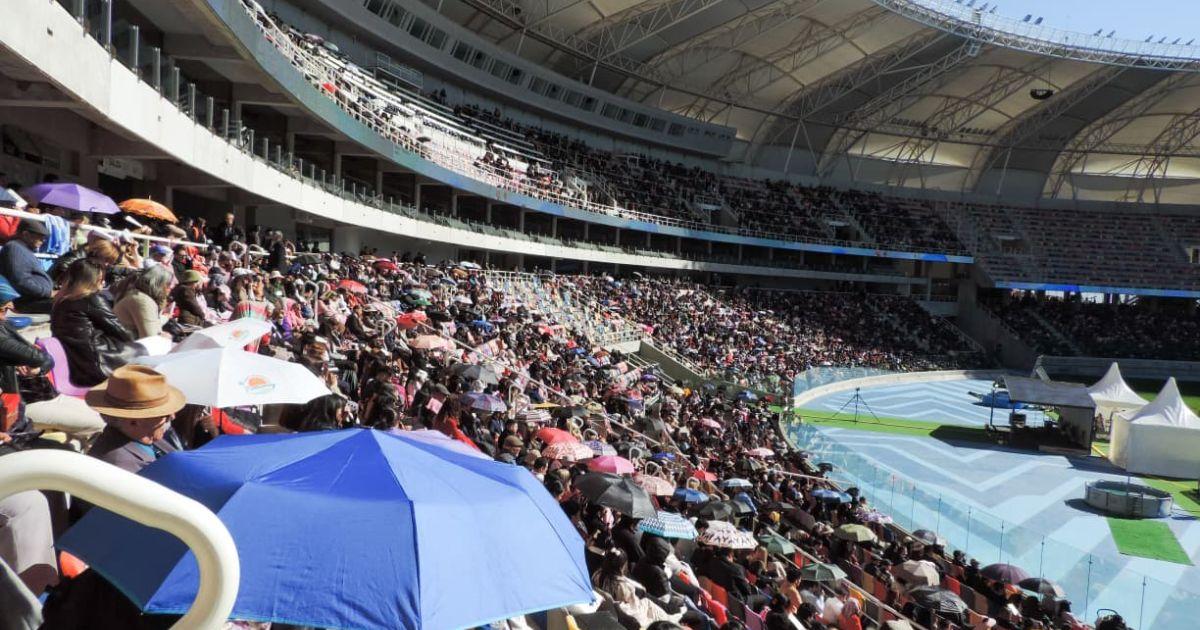 El estadio se vio colmado de fieles