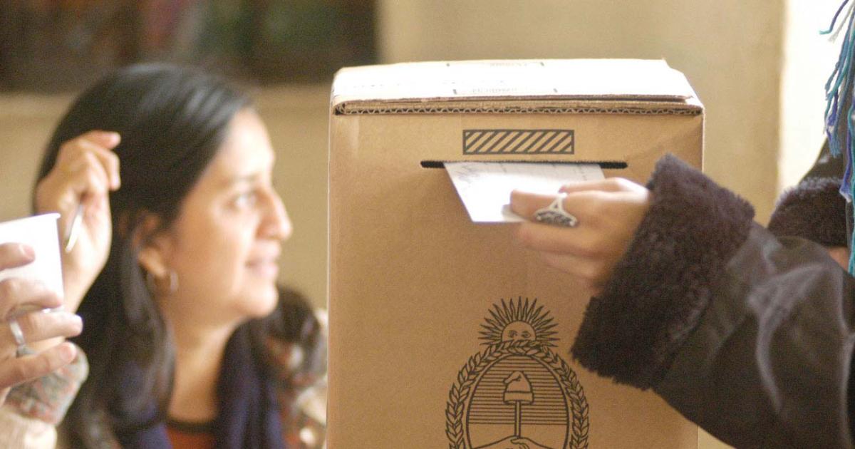 Coacutemo repercutiraacute en la economiacutea el resultado electoral seguacuten el ganador y por cuaacutento