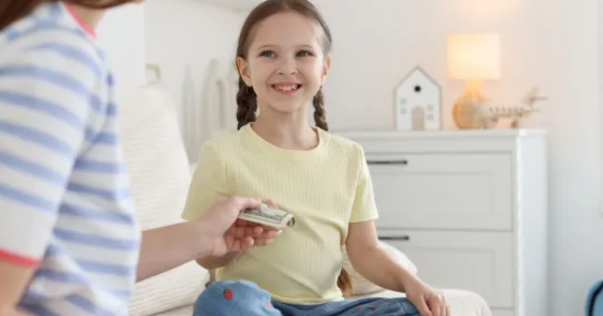 Es una buena idea darles dinero (Foto- New Africa  Shutterstock)