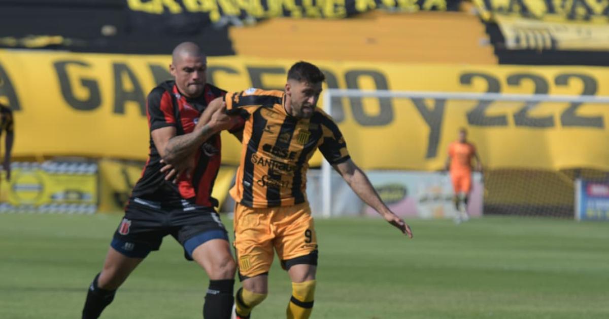 Mitre se enfrenta a Defensores de Belgrano - Foto- EL LIBERAL