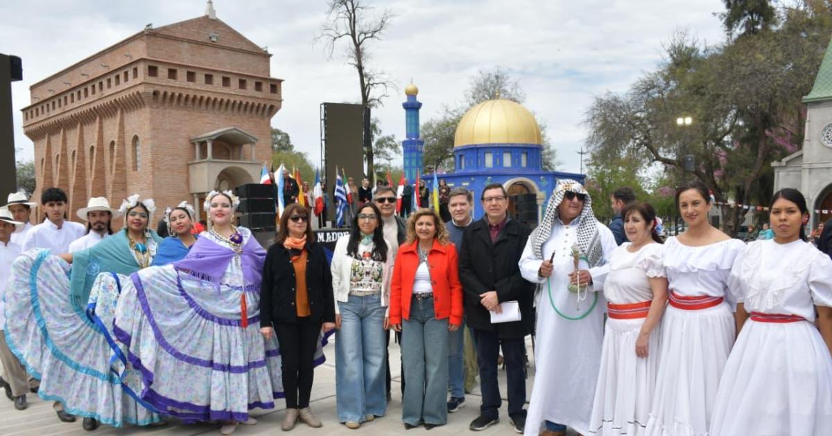 Fuentes participó de la apertura del primer festival cultural del Inmigrante en el Parque del Encuentro 