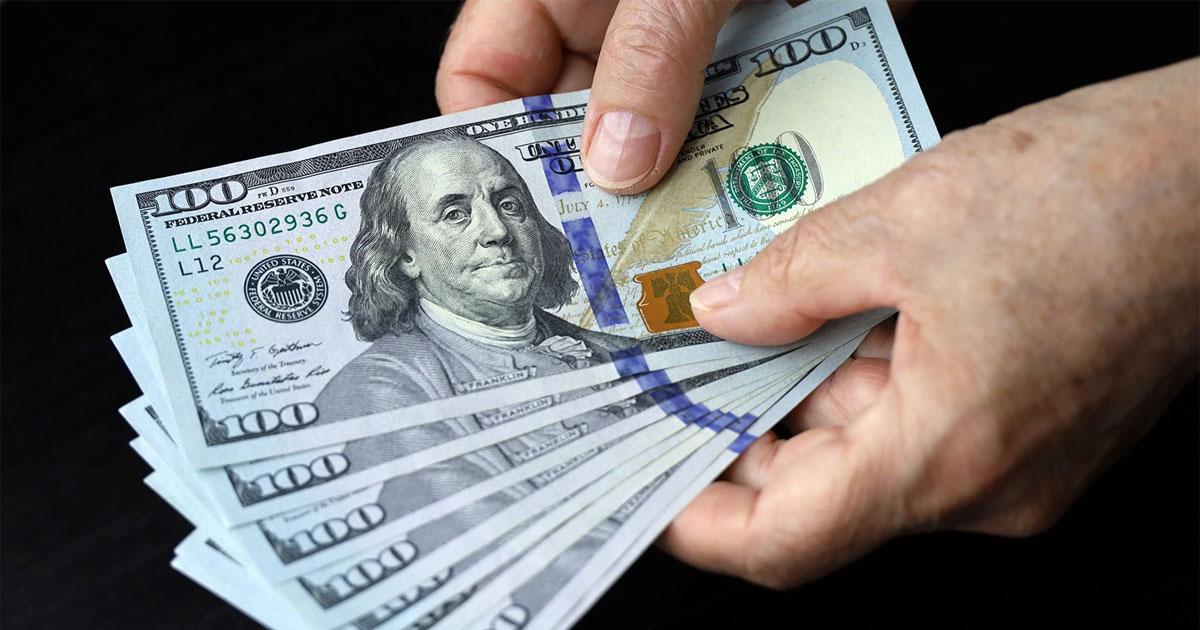 Economistas analizan coacutemo sigue el doacutelar y cuaacutel es su nuevo piso