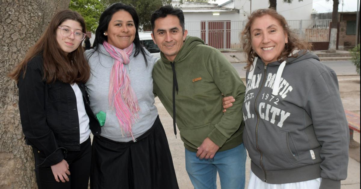 EL BARRIO HUAICO HONDO DE FESTEJO