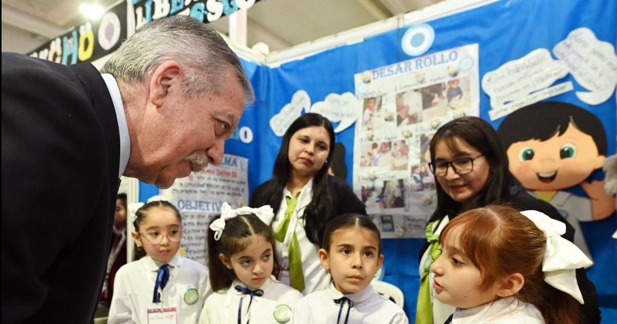 El jefe de Gabinete destacó el talento y la creatividad de los estudiantes que participan de la XXII Feria de Ciencia y Tecnología
