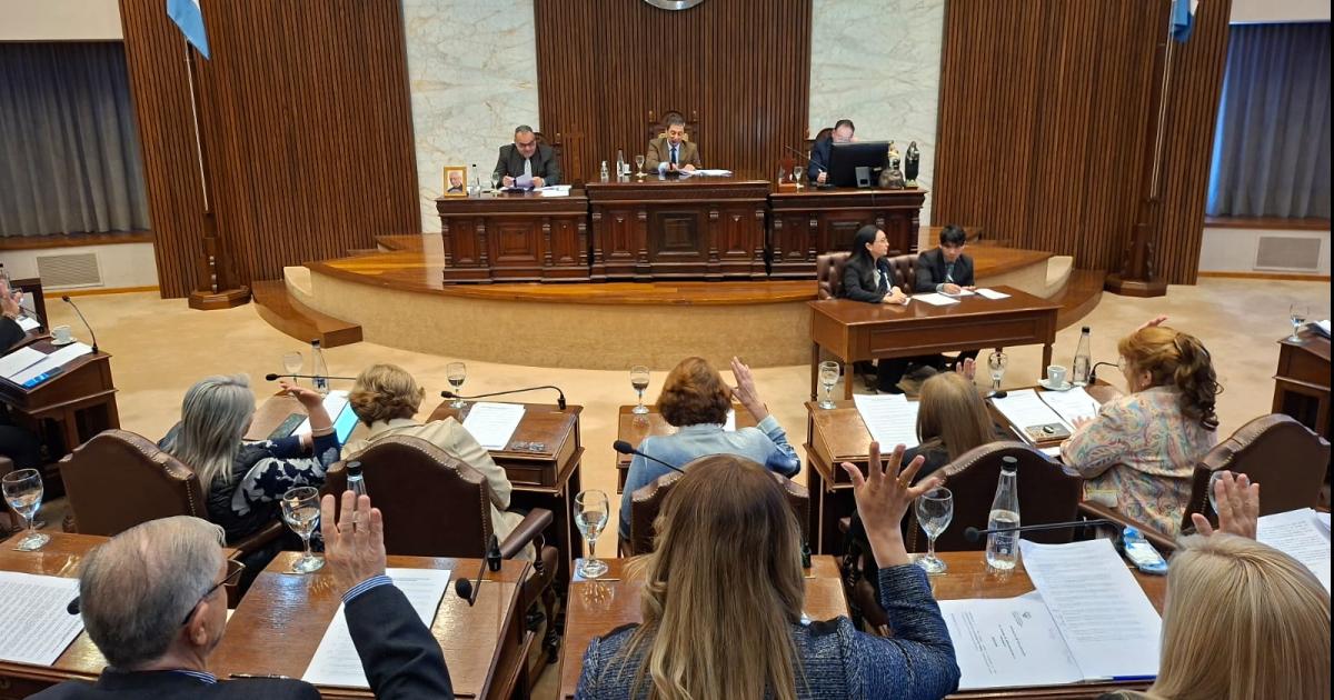 Legislatura Provincial- valoran compromiso y vocacioacuten de servicio de los maestros santiaguentildeos y su aporte al desarrollo provincial
