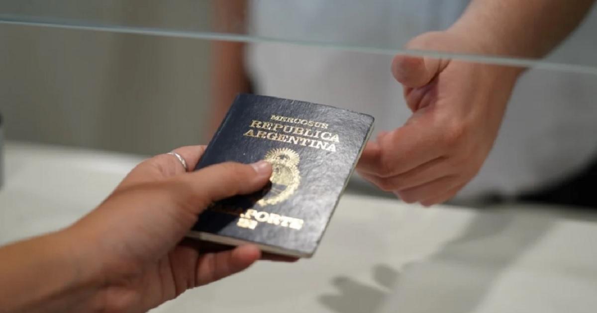 Pasaportes- cómo saber si el tuyo est afectado y cómo obtener uno nuevo gratis en el acto - Foto- NA