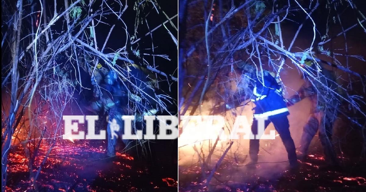 Noche de tensioacuten en Santiago- incendio junto al Riacuteo Dulce movilizoacute a bomberos y policiacuteas