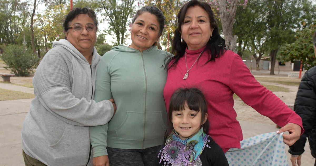 EL BARRIO HUAICO HONDO DE FESTEJO