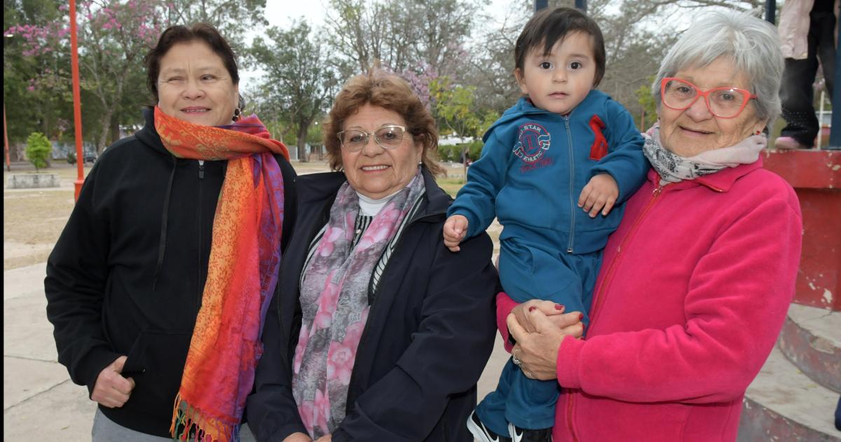 EL BARRIO HUAICO HONDO DE FESTEJO