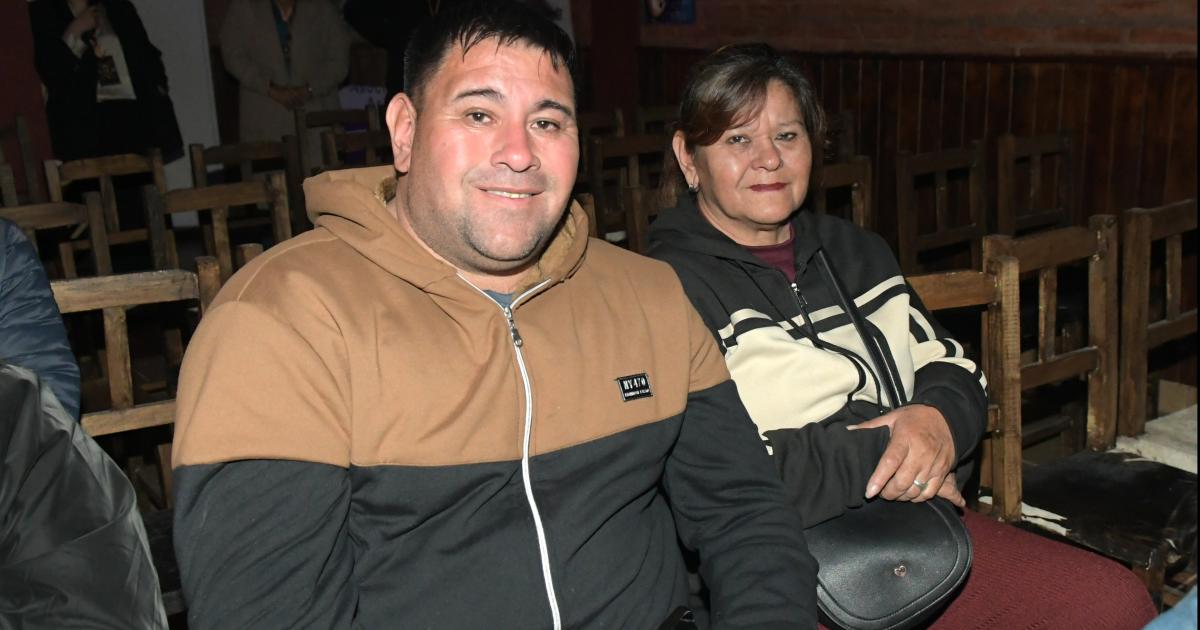 SUENAN VOCES Y CHAPARRAL 