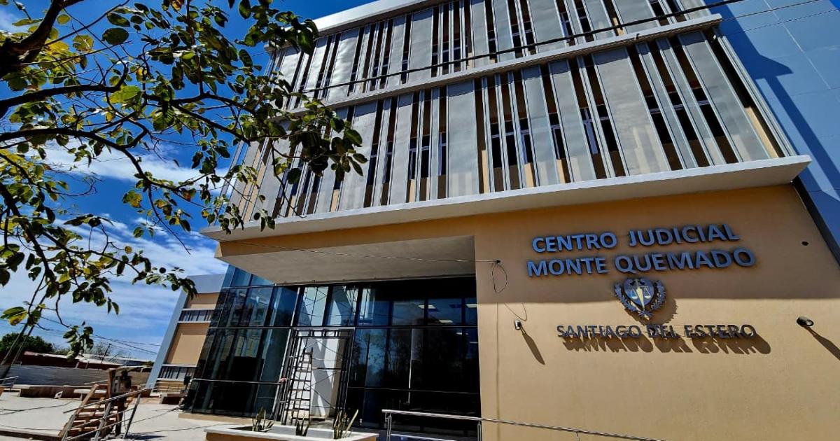 DARDOS CRUZADOS Cero paz las partes acudieron a los tribunales Sin miramientos atribuyen al otro litigar a contrapelo de la Ley El premio Un aserradero casas y vehículos