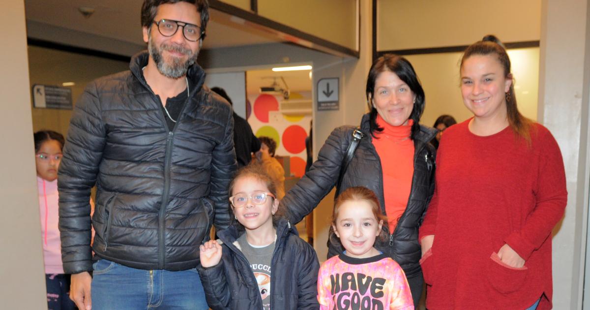 LOS MAacuteS CHICOS LA PASAN BIEN EN EL CCB