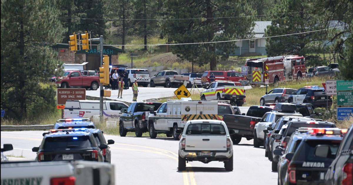 Tiroteo en una escuela secundaria de Denver deja tres heridos graves