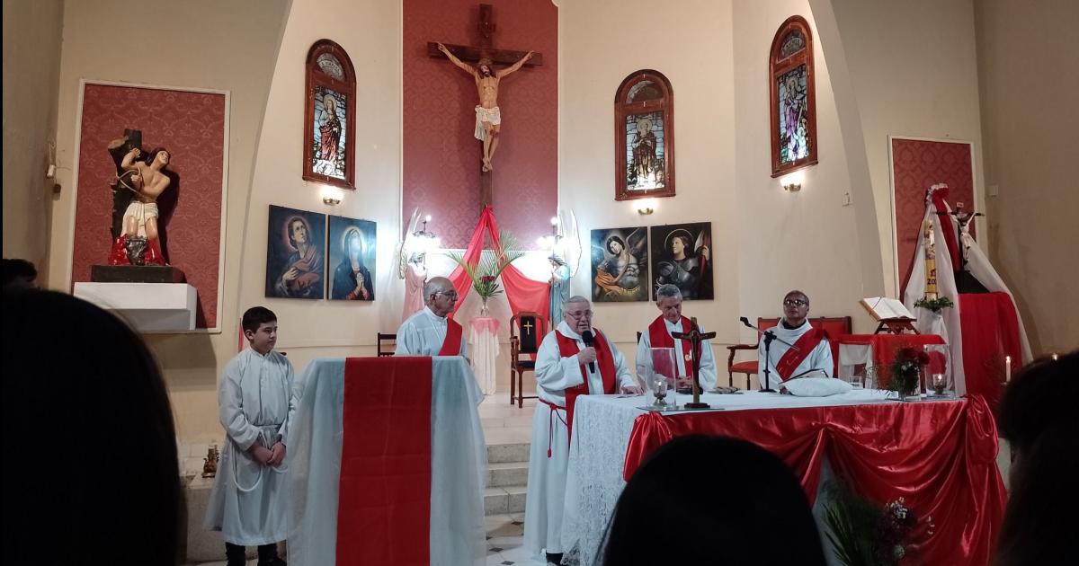 Sacerdotes de diferentes parroquias de la Diócesis predican durante la novena