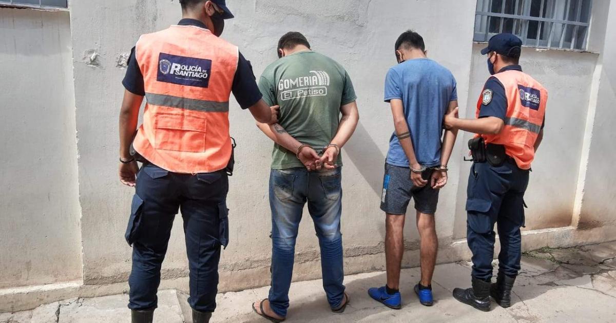 A traveacutes de Facebook vendiacutean tumberas- iraacuten a juicio oral