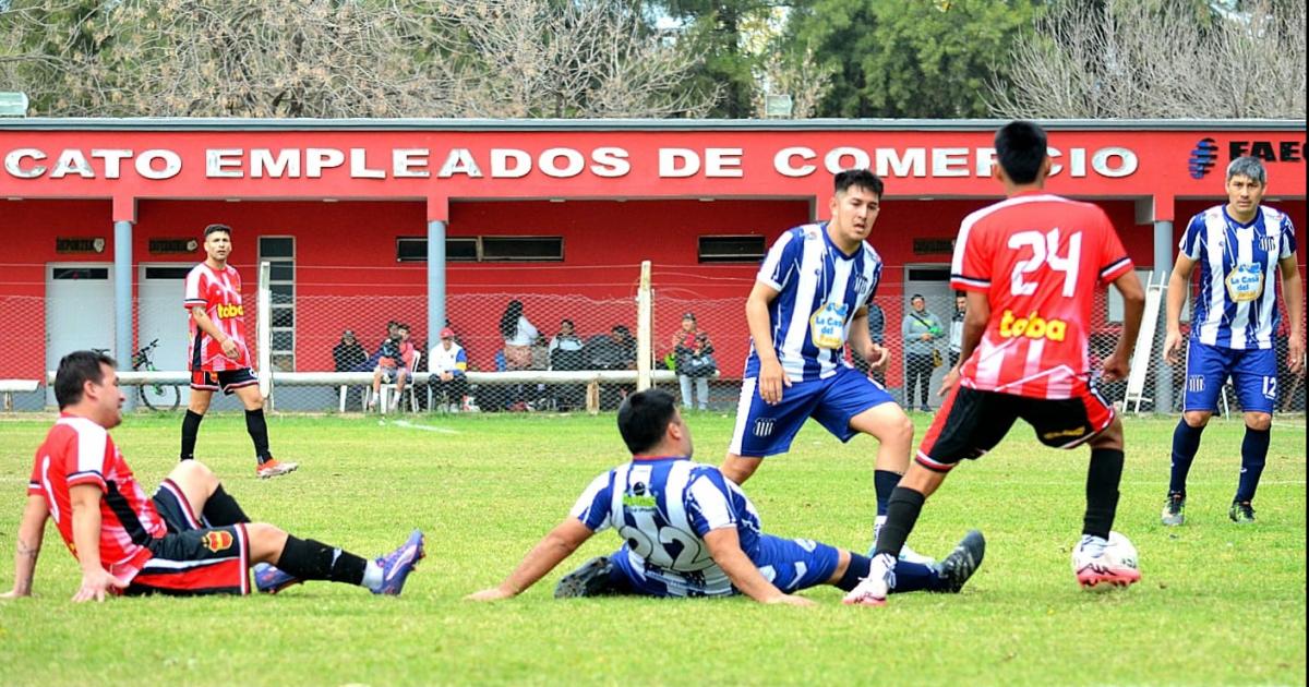 ENCUENTROS La Liga Comercial de Ftbol Roque Carballo vivir este domingo una jornada clave