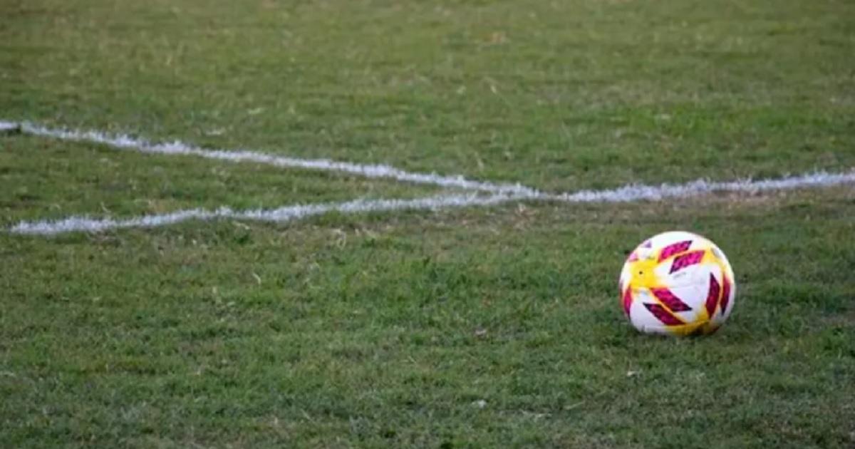 Jugador de ftbol amateurs se descompensó y falleció en la cancha - Foto- Archivo