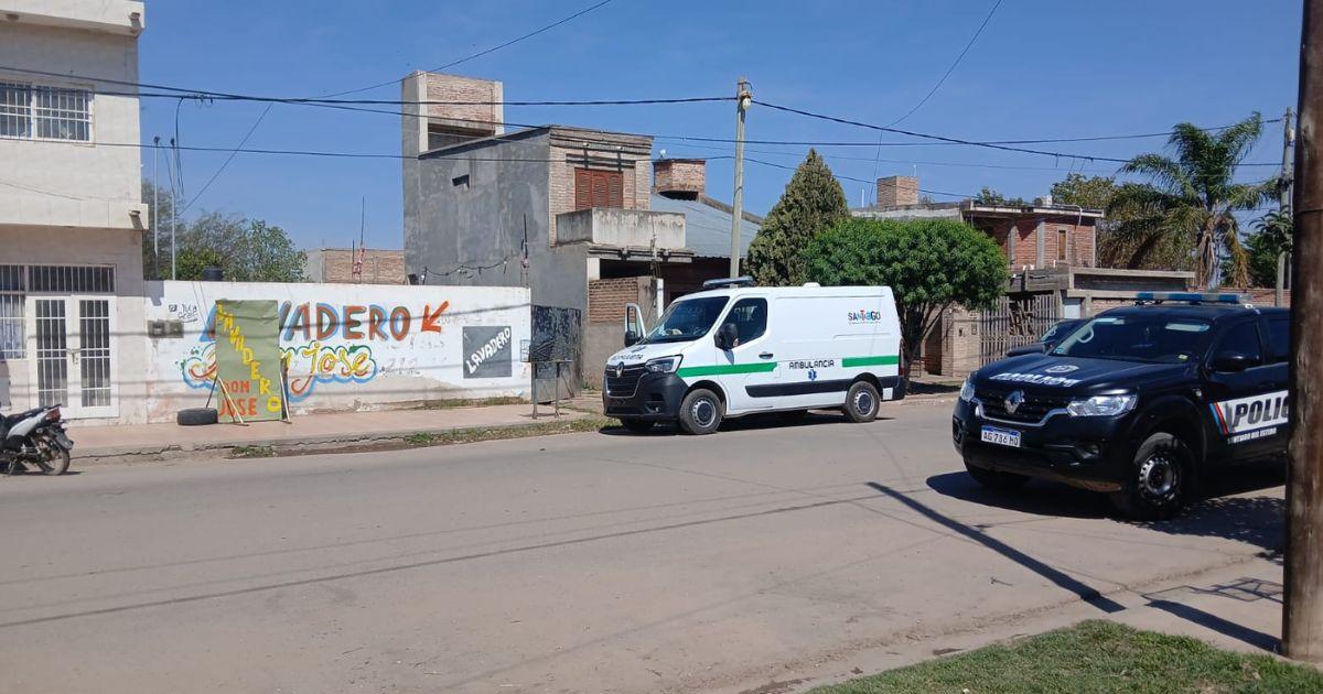 La policía trabaja en el lugar para resguardar la integridad de los damnificados (Foto gentileza- Carlos Ponce)