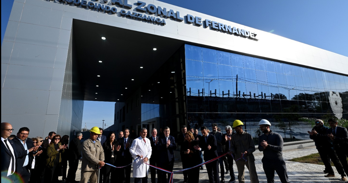  Con éste estamos inaugurando seis hospitales modernos en toda la provincia dijo el Gobernador (Foto- prensa Gobierno)
