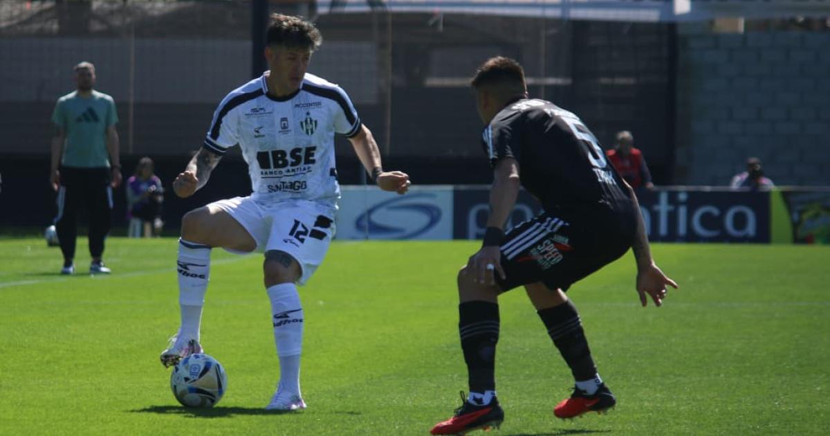 Central Coacuterdoba se topoacute con un Riestra que sigue siendo imbatible de local