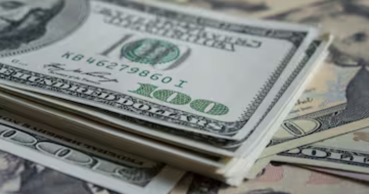  El dólar oficial cerró hoy en 1415 para la compra y 1465 para la venta en la cotización de Banco Nación una suba de 20 respecto del cierre de ayer