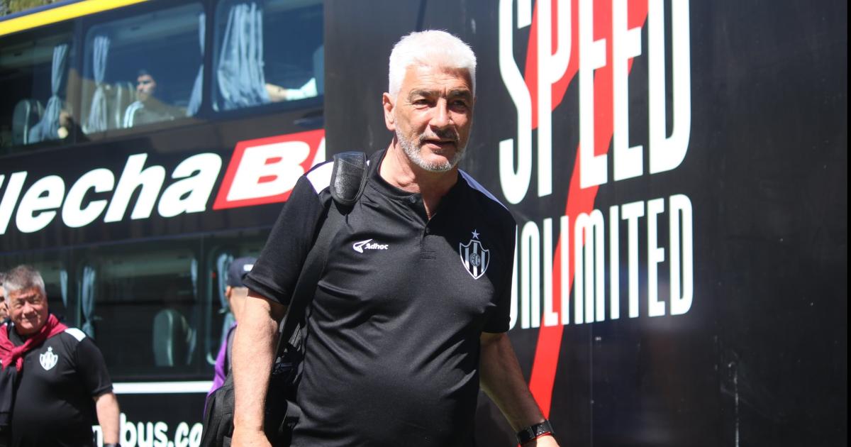 EXPRESIÓN Omar De Felippe reconoció falencias tras la caída del Ferro ante Deportivo Riestra