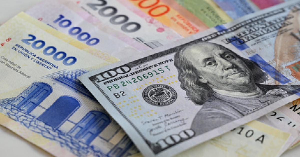 El doacutelar subioacute casi 100 y quedoacute al borde del valor maacuteximo 