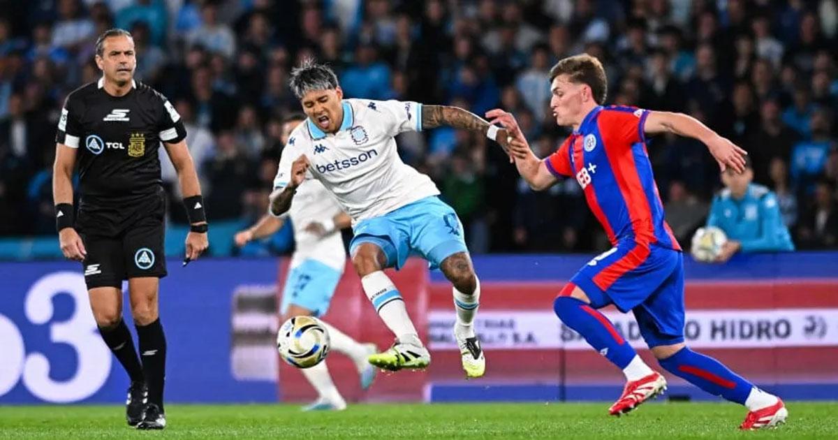 Racing aprovechoacute los errores de San Lorenzo y cortoacute la racha en el claacutesico