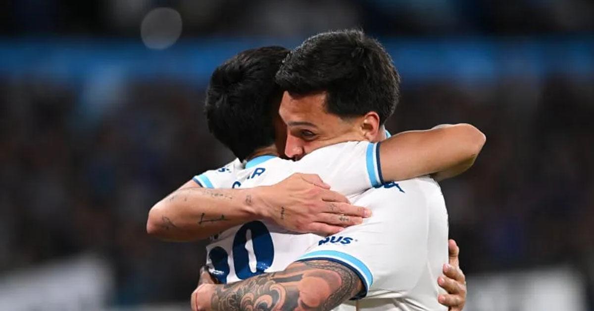 Racing aprovechoacute los errores de San Lorenzo y cortoacute la racha en el claacutesico