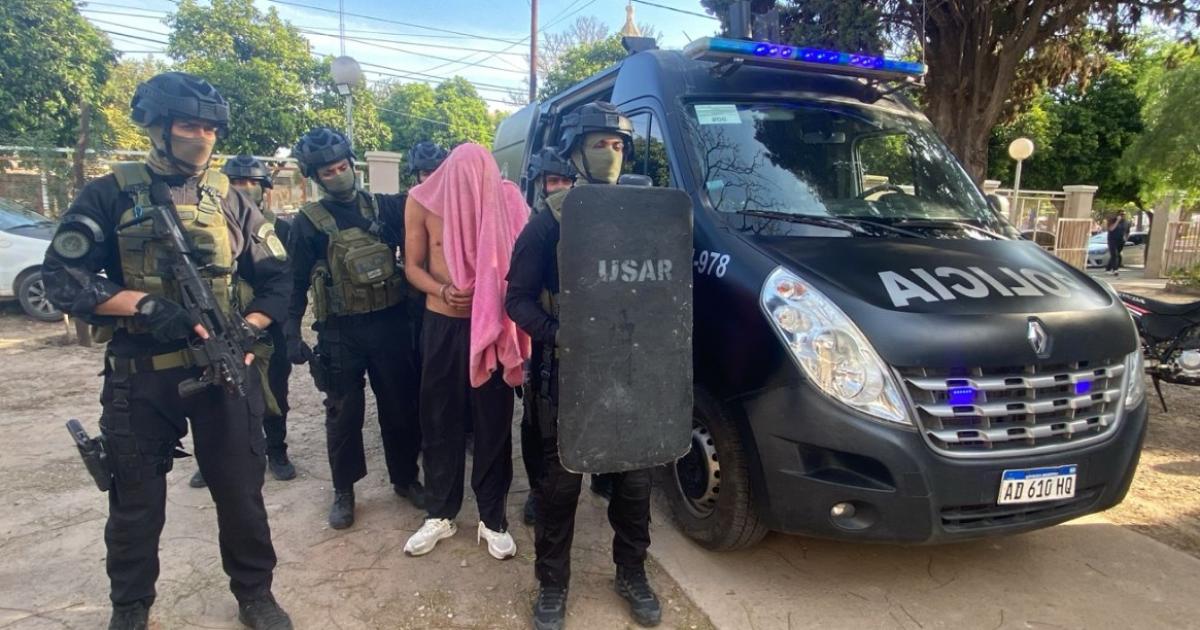 Friacuteas- Rescatan a una mujer en una situacioacuten criacutetica y detienen a su captor 