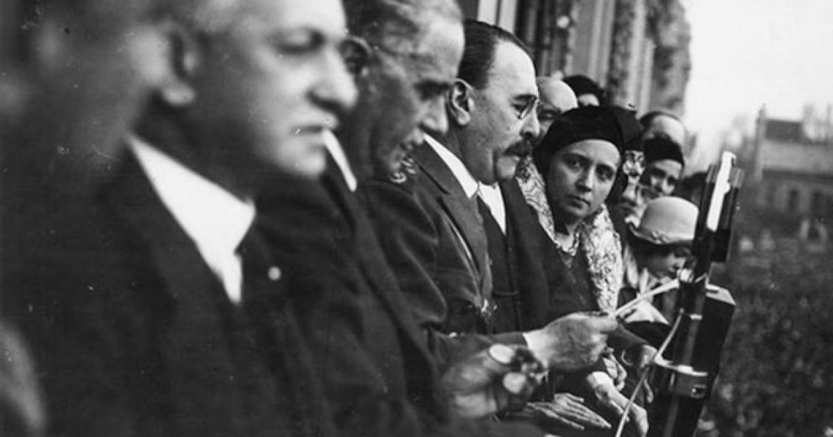 Uriburu hablando desde la Casa Rosada 891930 (Foto- gentileza Eduardo Lazzari)
